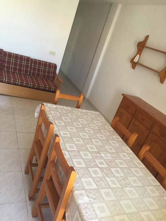 Apartamentos Vicent Peñíscola Rum bild
